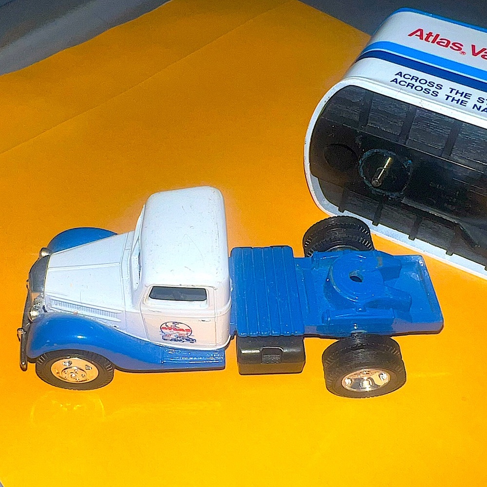 Limited Edition 1937 Ford Tractor Trailer Bank Atlas Van Lines Coin Bank - Picture 10 of 14